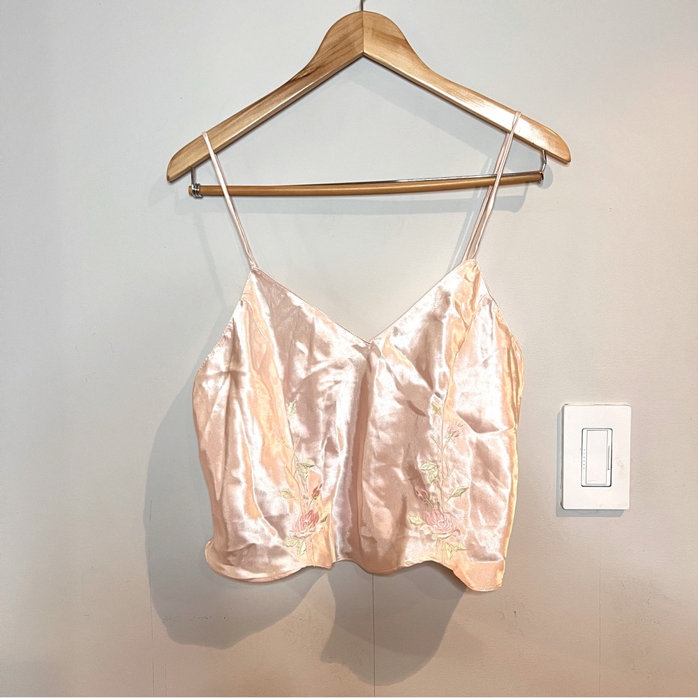 VINTAGE | deadstock Natori pink cottagecore floral embroidered satin crop top - Picture 1 of 9